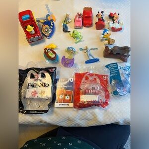 Lot of 17 Disney toys